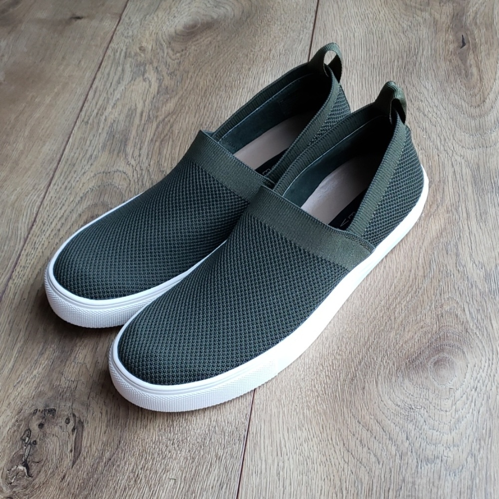 Steve Madden green slip on shoes